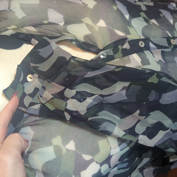 Casual Studio Gray/Black Sheer Button-Up Blouse with Abstract Pattern NWT Sz S - Picture 6 of 10